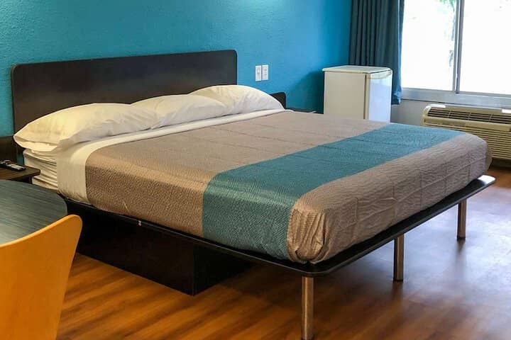 Room 5 of 30