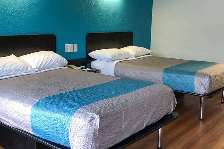 Room 8 of 30