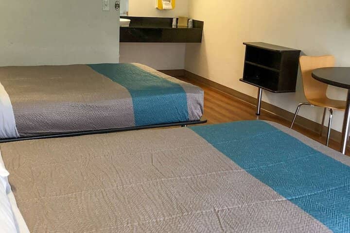 Room 6 of 30